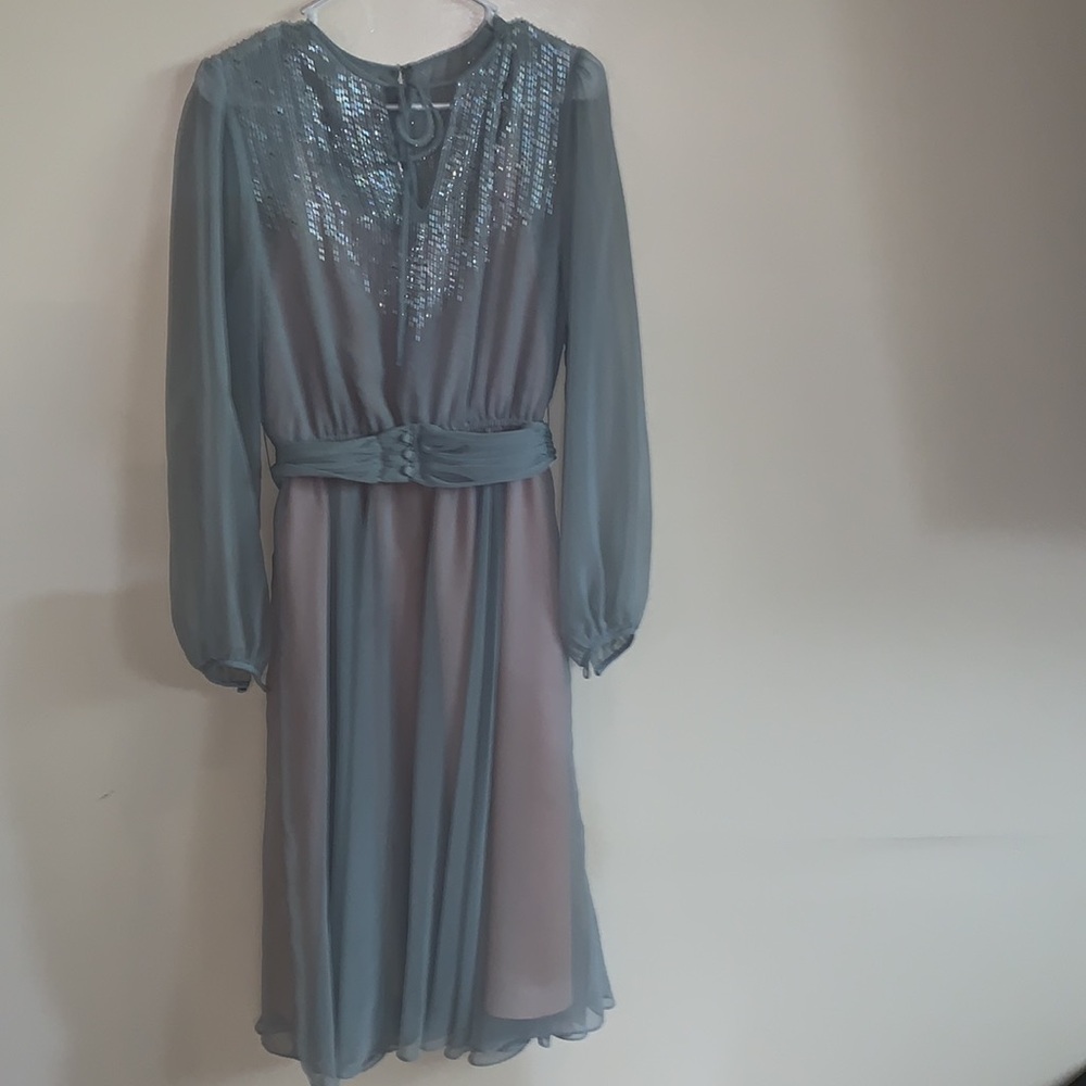 Elegant Blue Midi Dress